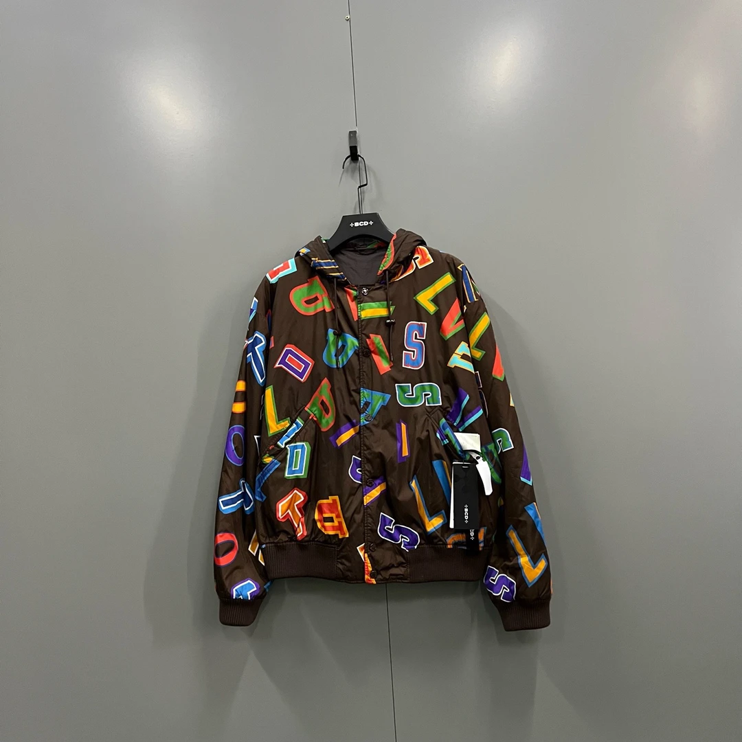 95新 LouisVuitton/路易威登 ab926 019818 棕色满印字母连帽外套