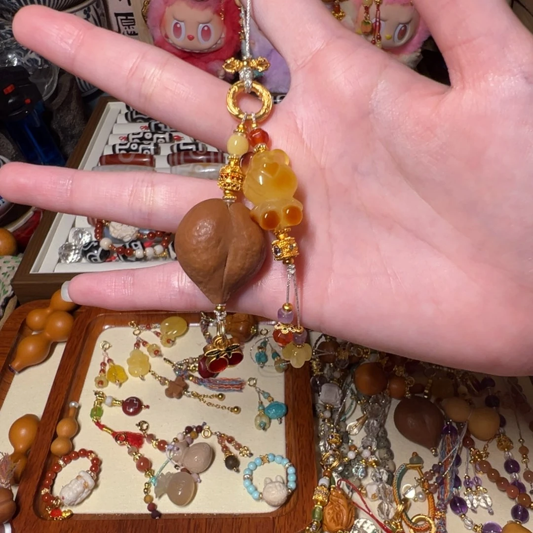 R****y屁桃手机挂小滴流噗噗熊拾柒