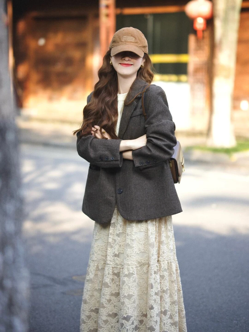 入秋搭配一整套通勤风休闲风西装外套内搭针织衫高腰碎花裙A字裙