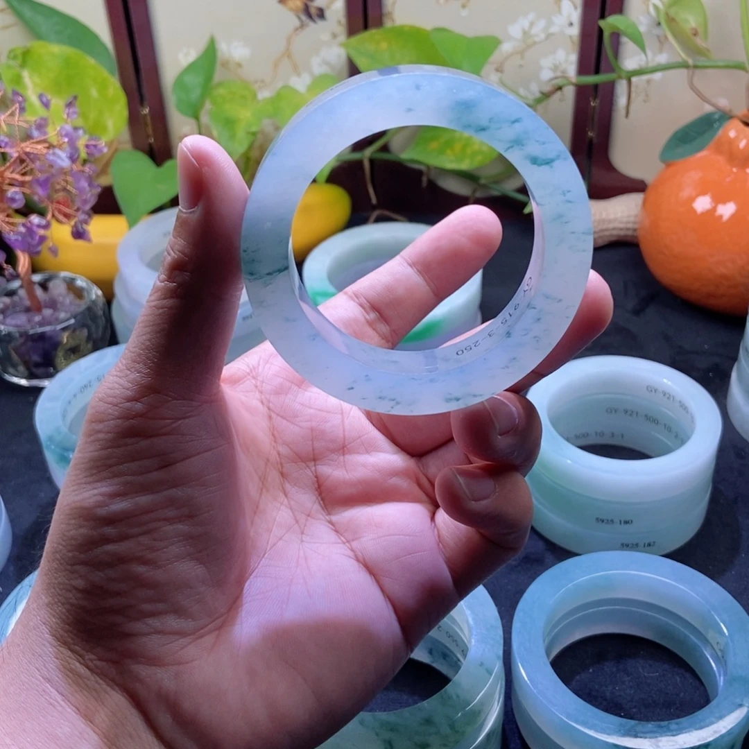 赛***作定制翡翠未镶嵌手镯