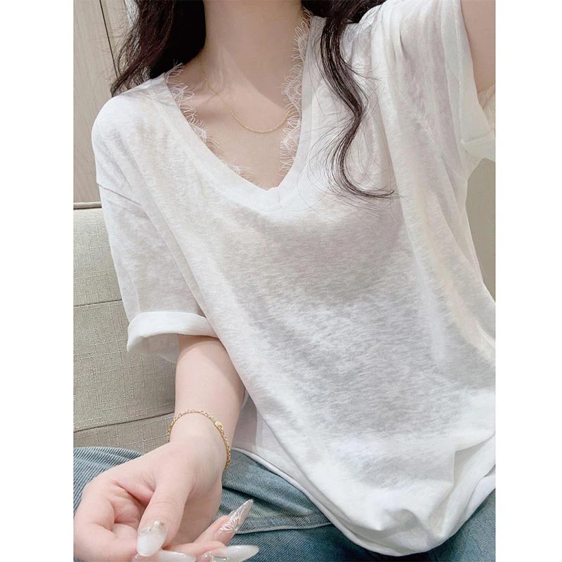 2025夏季韩式新款白色蕾丝V领设计感冰丝短袖薄T恤女休闲风上衣