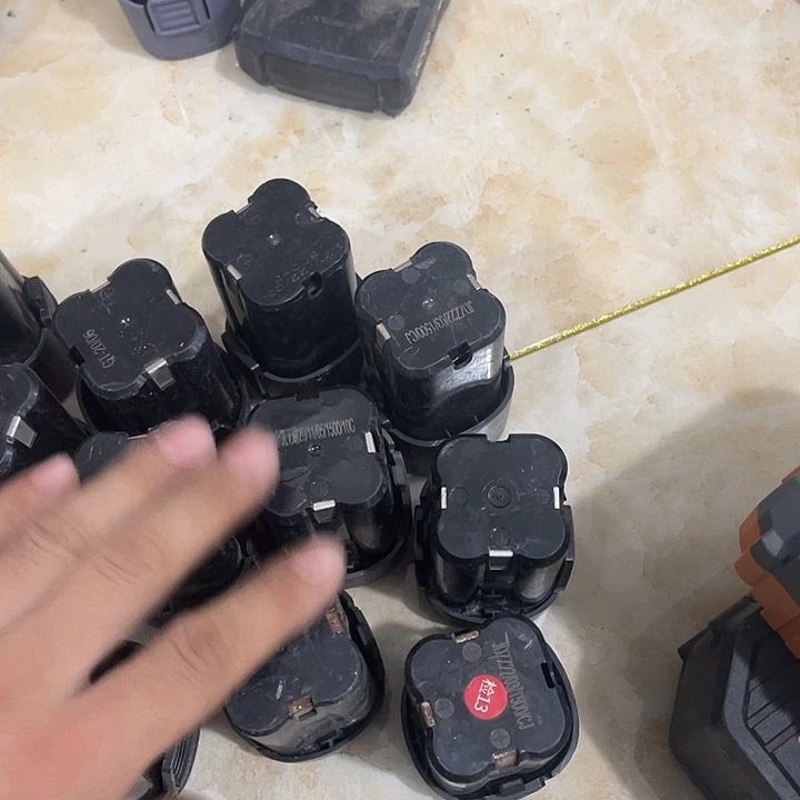 四角的四个坏的发货