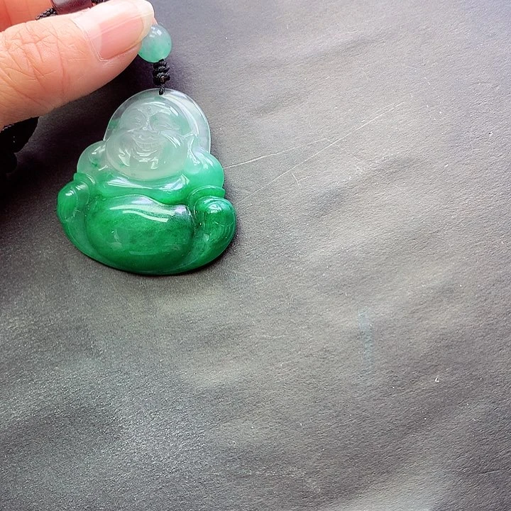 颈饰未镶嵌石英质玉