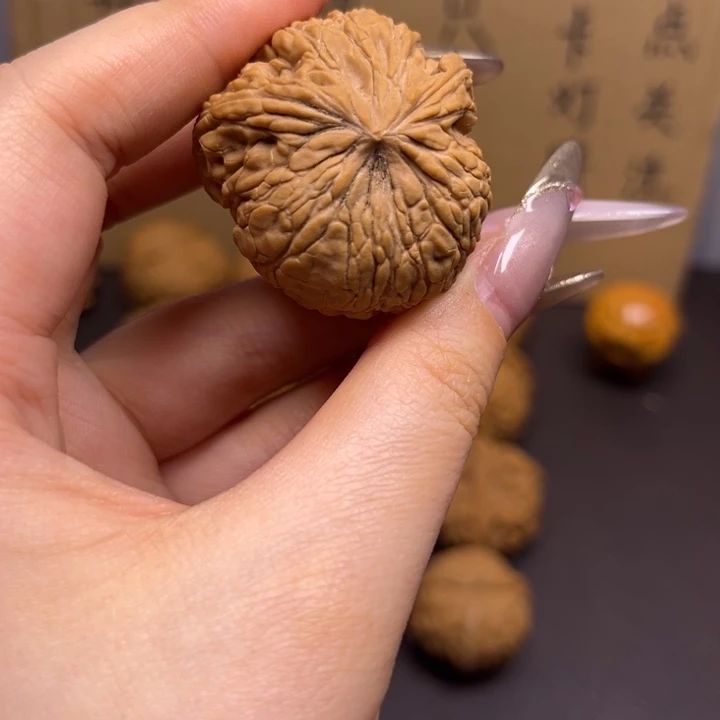 齐***齐菩提籽类闷墩单只异型有瑕