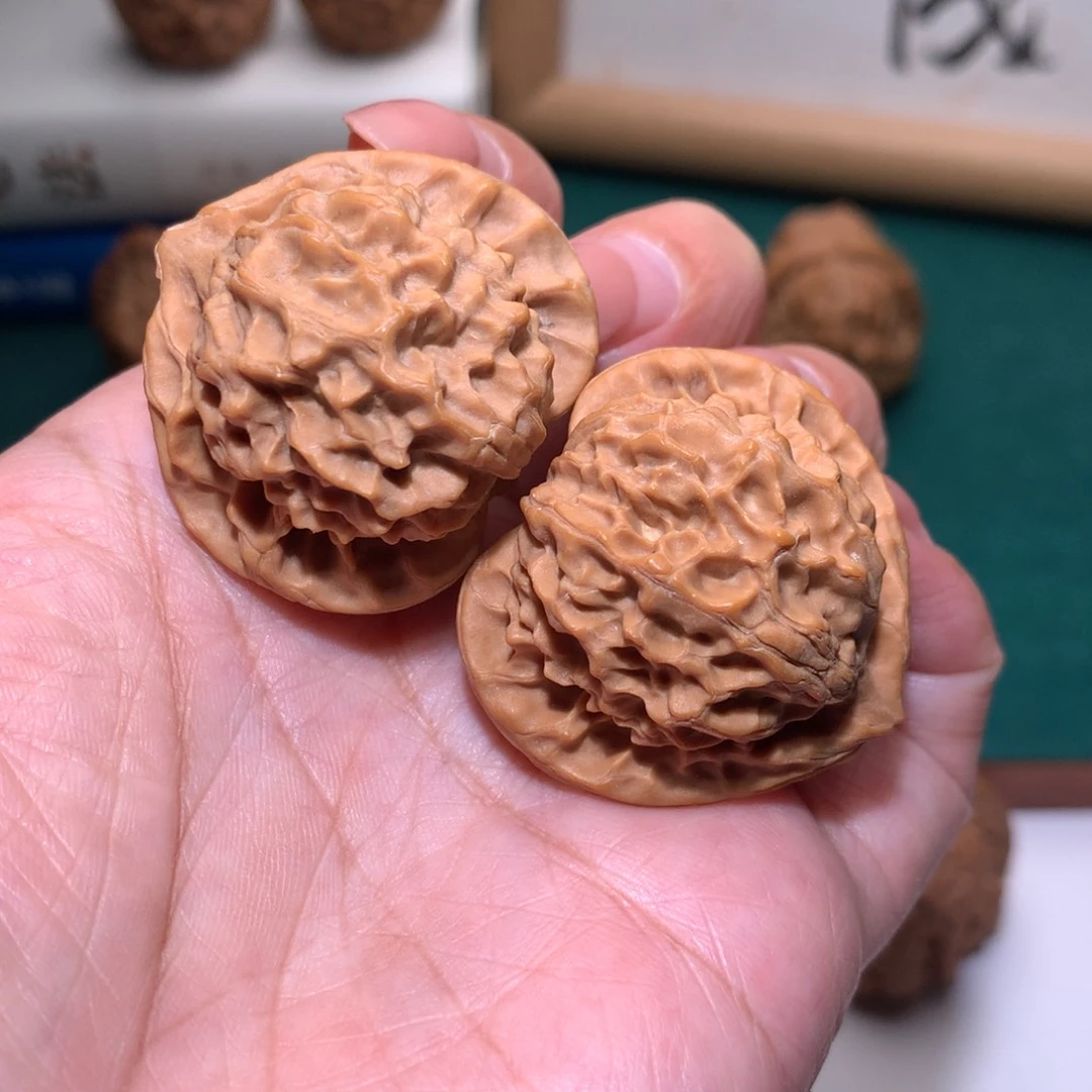 文玩核桃把件龙鳞