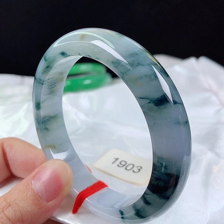 翡翠未镶嵌手镯56有瑕