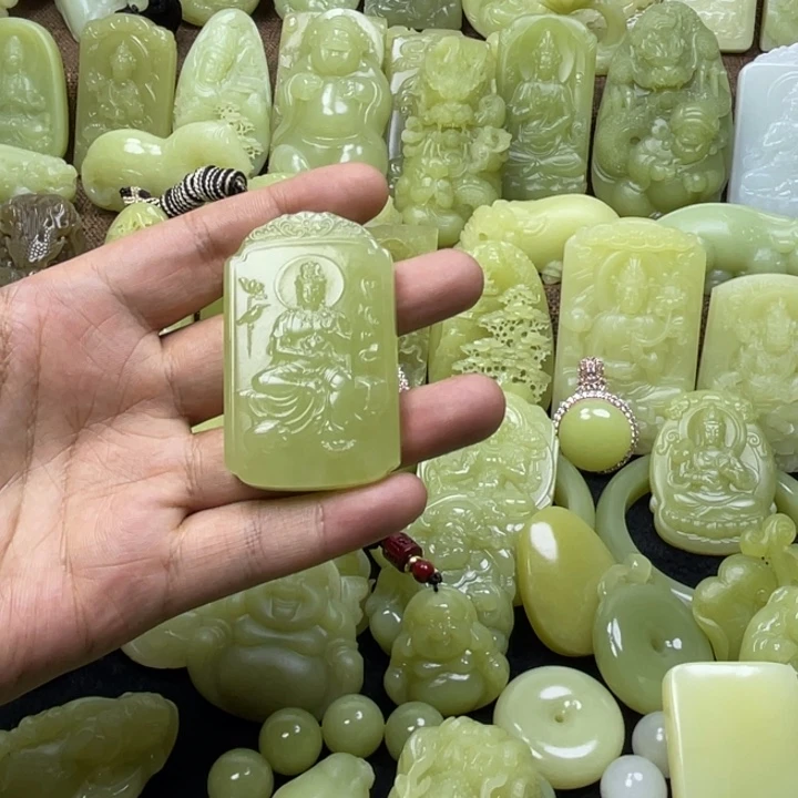 和田玉（黄玉）未镶嵌颈饰