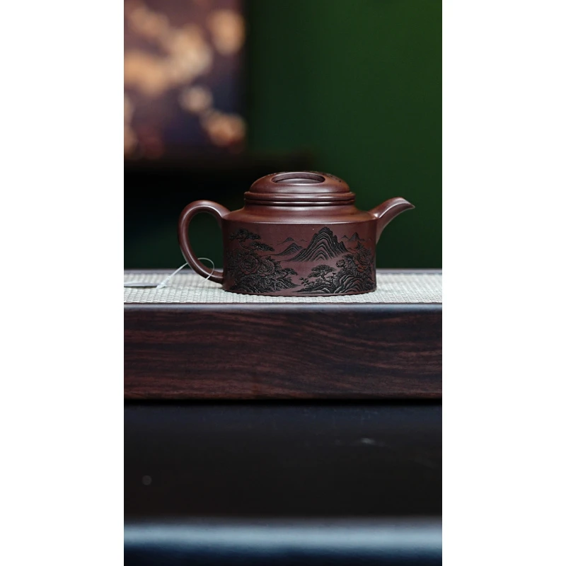 宜兴紫砂 牛盖德钟 紫龙血 李玉瑶h479