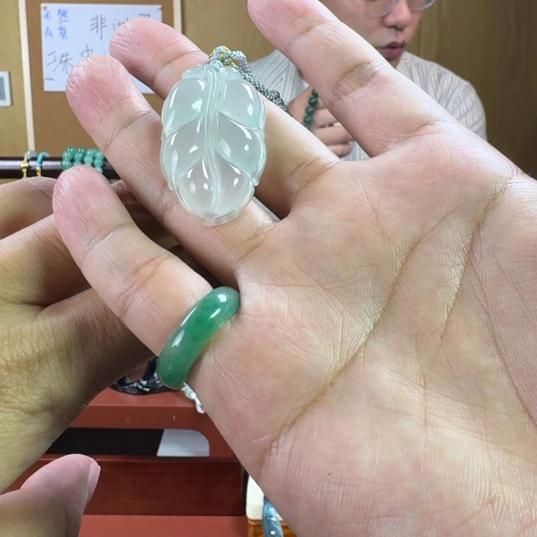 月***月石英质玉合金吊坠(赠链)