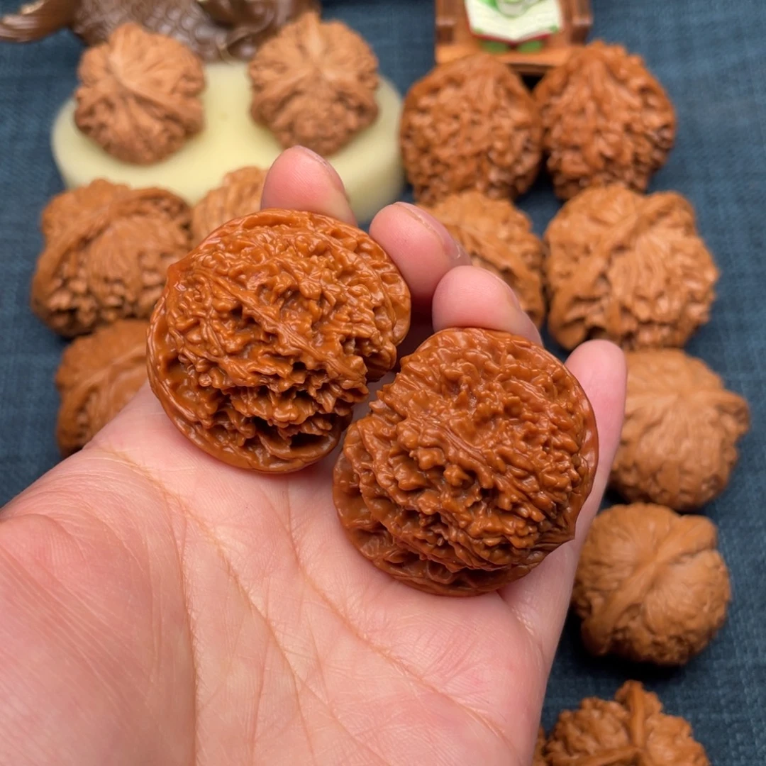 把件文玩核桃40.5红皮球满天星