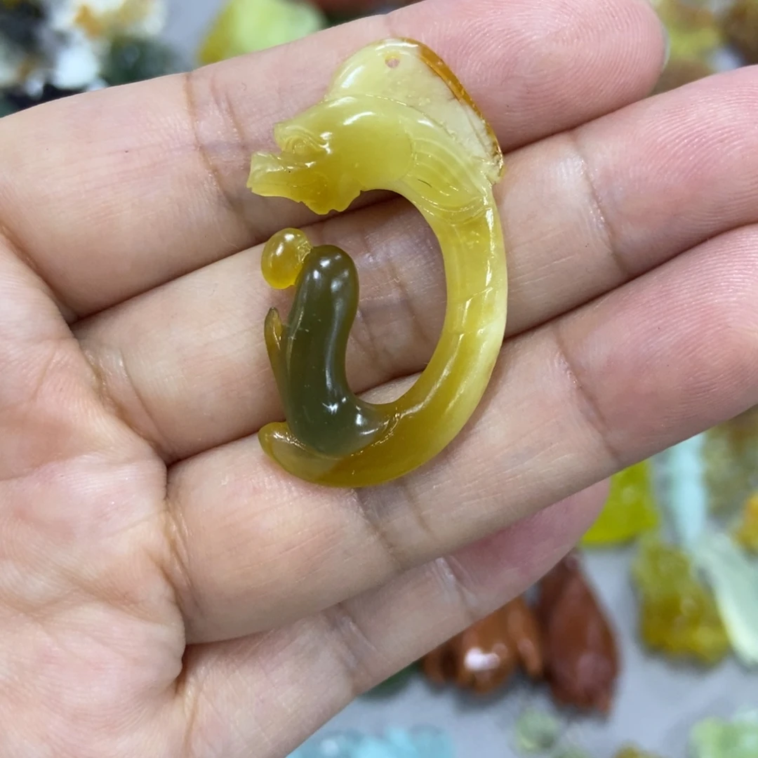 未镶嵌蛇纹石玉挂件