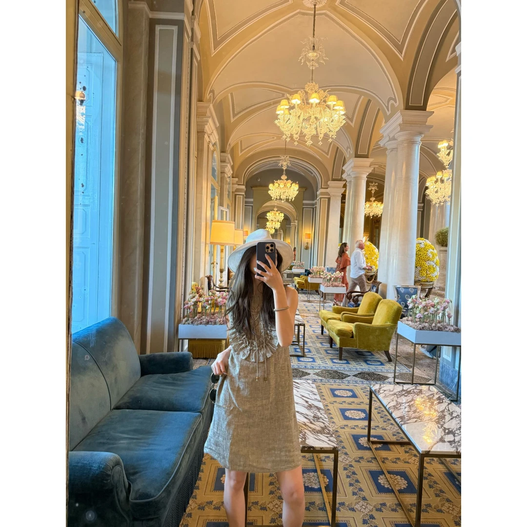 【ASHLEYASS】“多洛米蒂”木耳边花领系带麻军绿连衣裙LSQ250692Y