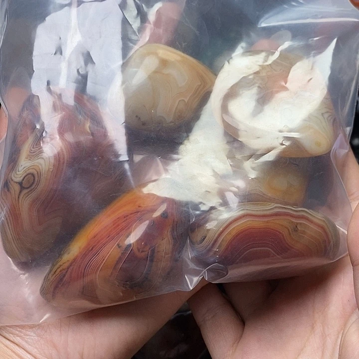 一***力未镶嵌原石玛瑙/玉髓