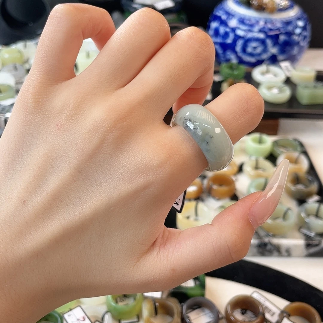 和田玉未镶嵌戒指c37 白底飘草花墩墩18.1