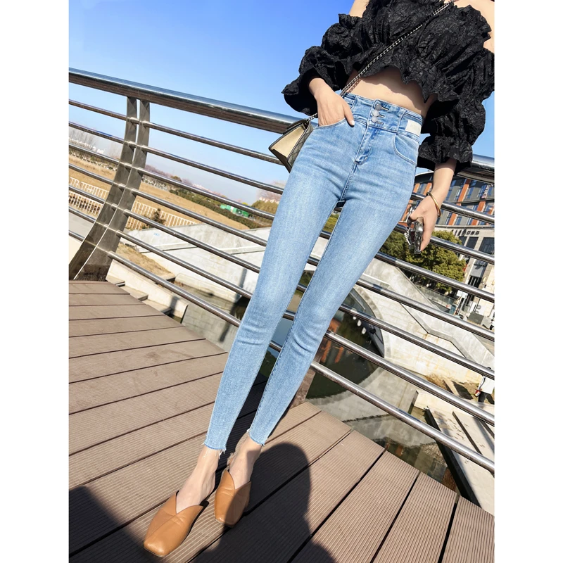 浅色三粒扣高腰牛仔裤女2025春秋新款显瘦显高九分小脚铅笔裤靴裤