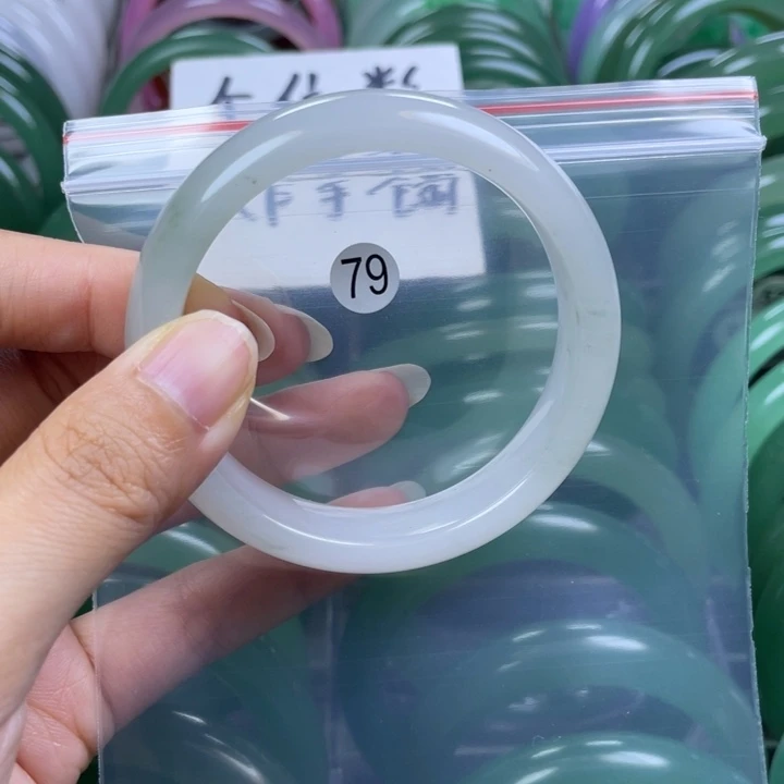 未镶嵌手镯石英岩玉55