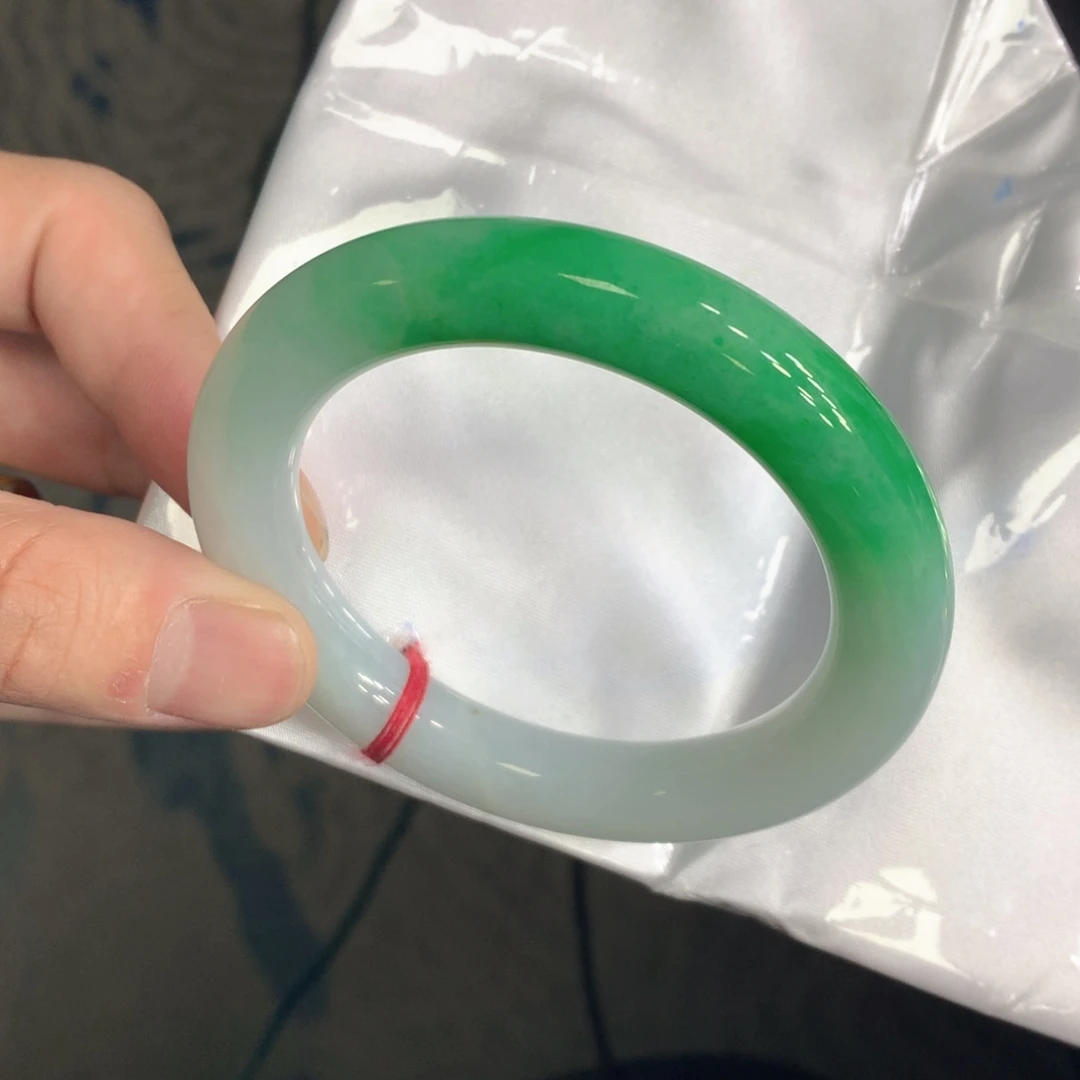 未镶嵌手镯（圆镯）翡翠翡翠