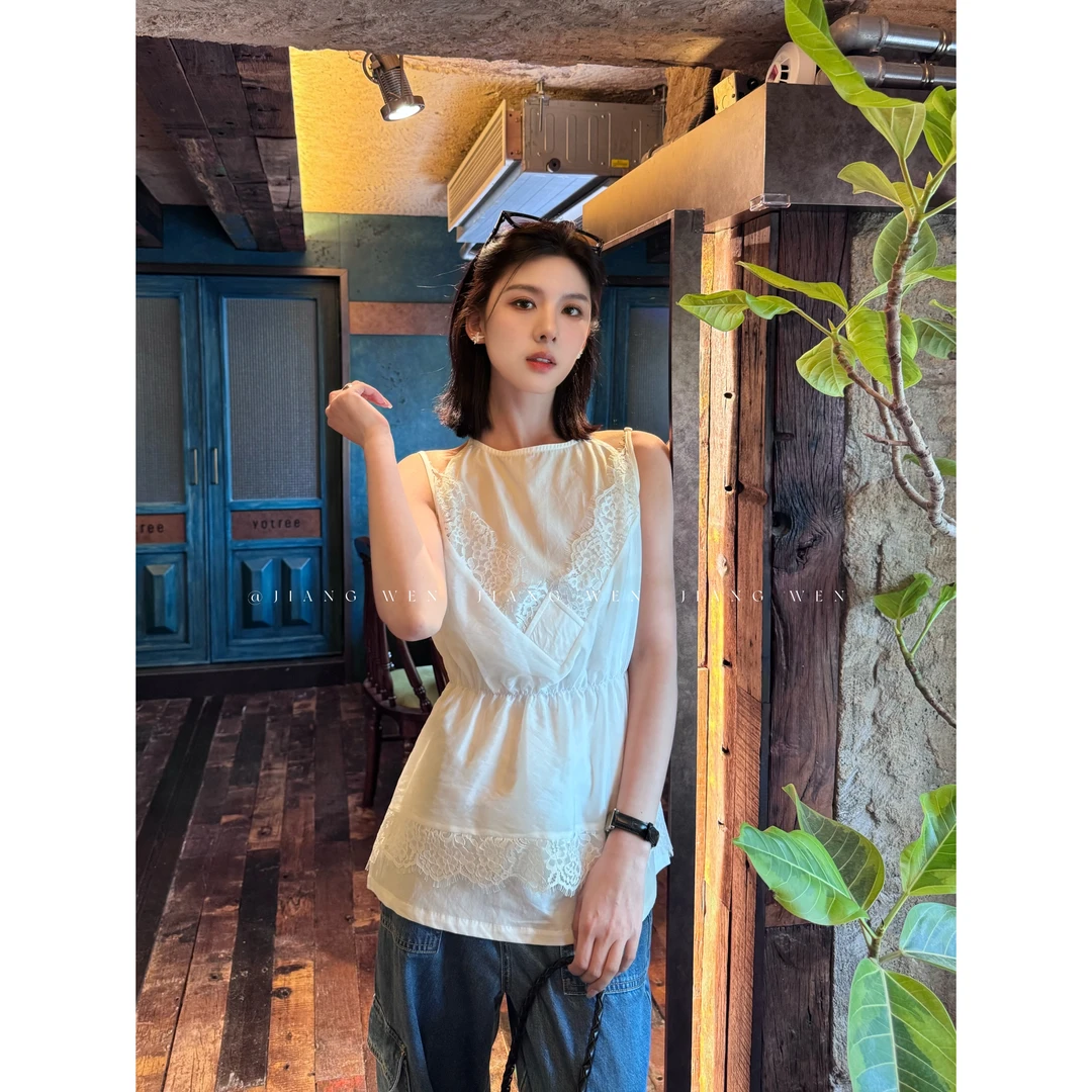【镜头焦点】小众设计解构假两件重工蕾丝上衣叠搭吊带无袖背心