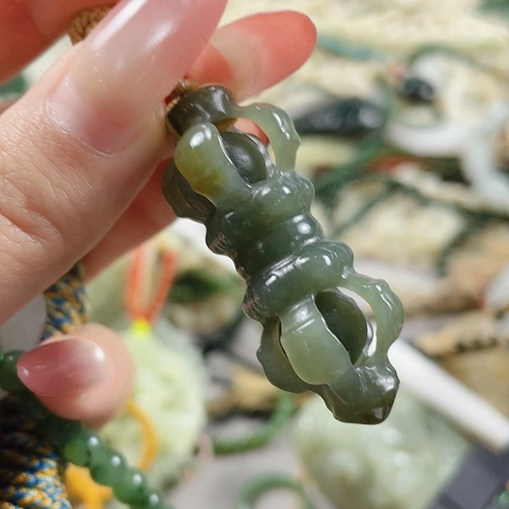 未镶嵌和田玉挂件