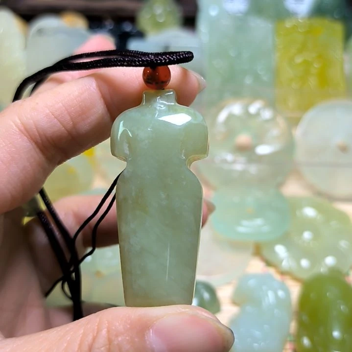 蛇纹石玉颈饰未镶嵌鲁*