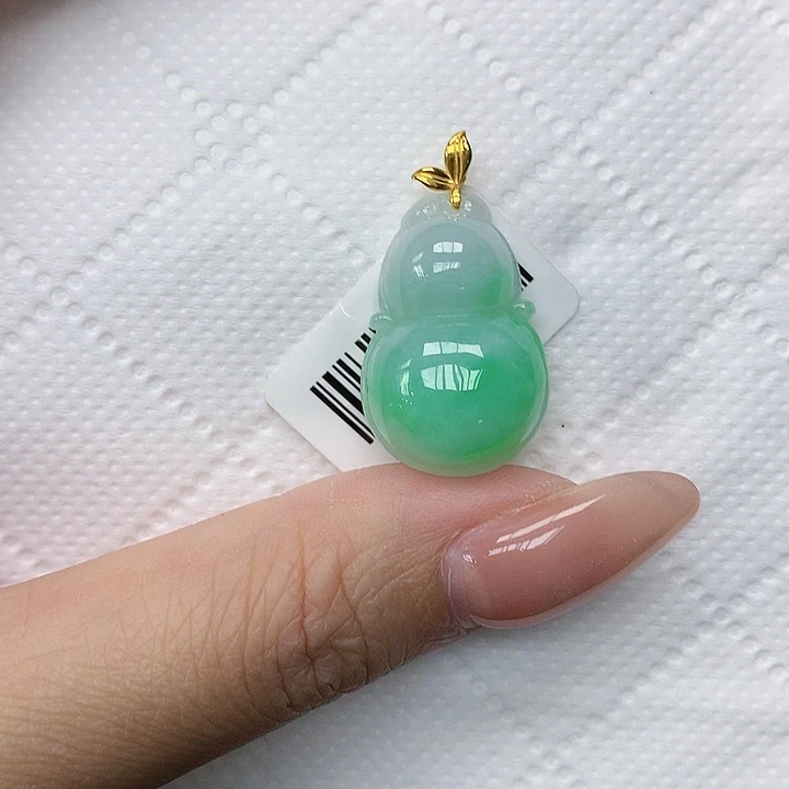 颈饰18K金镶嵌翡翠