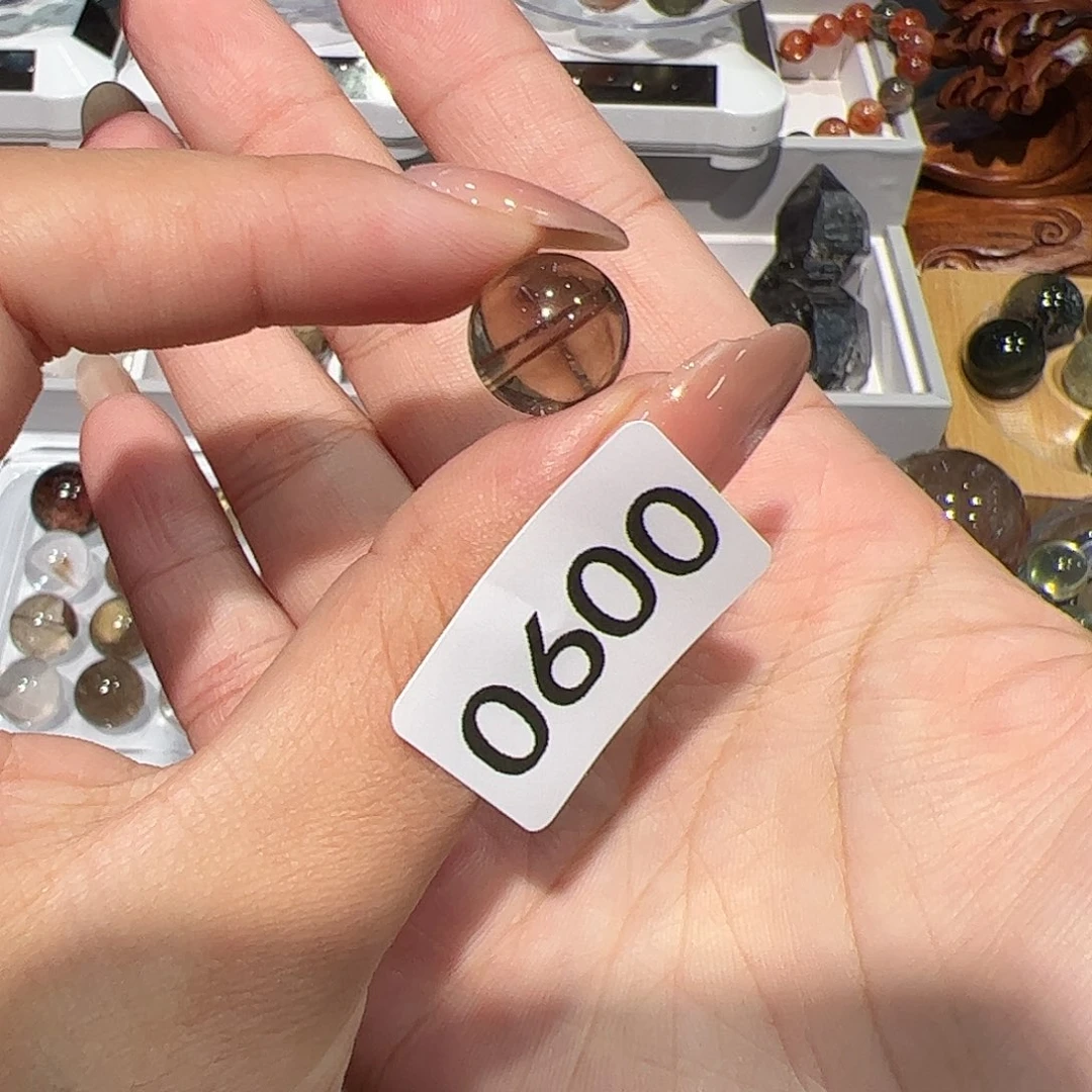 未镶嵌水晶大型摆件（非配饰）