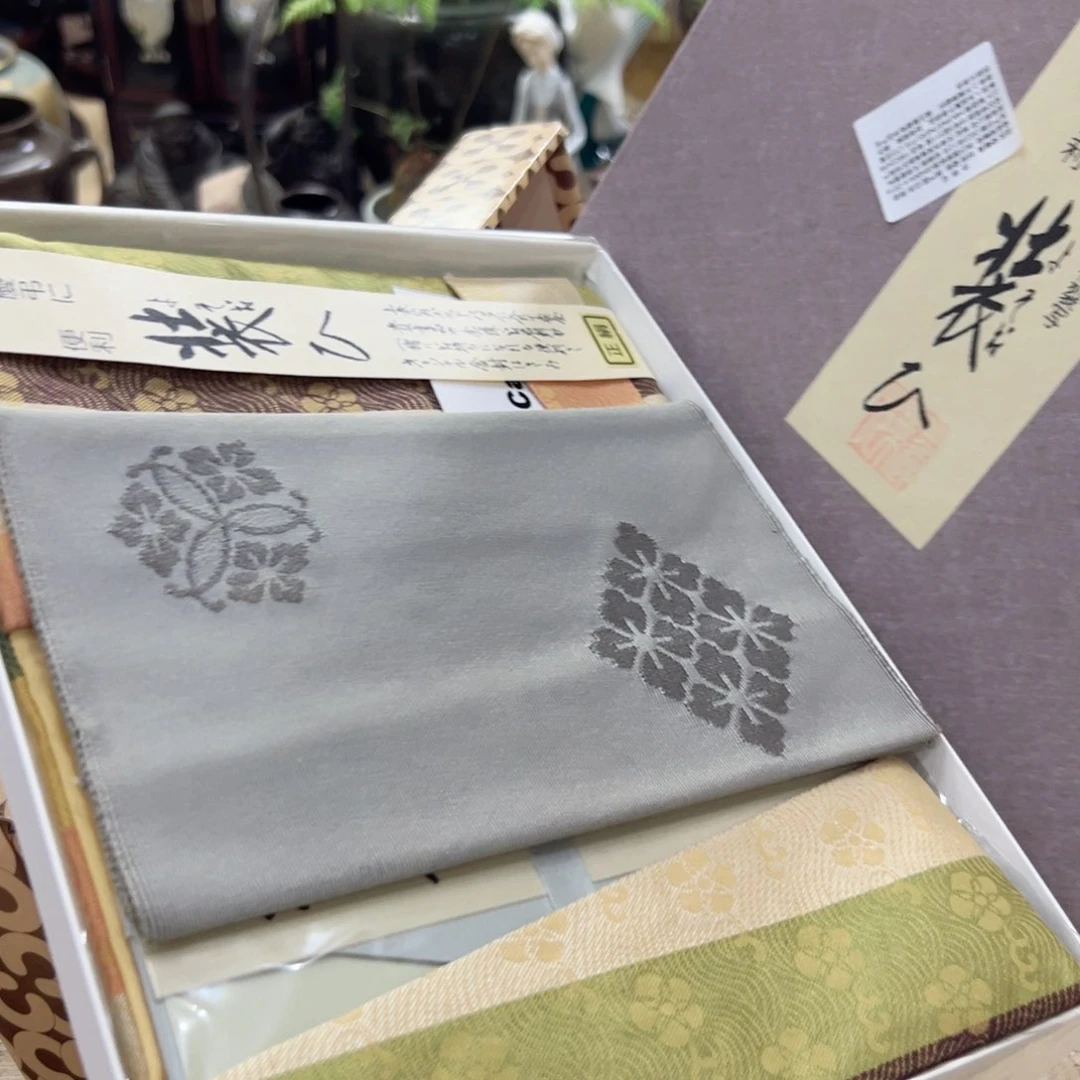 瓷片陶瓷的使用也比较多