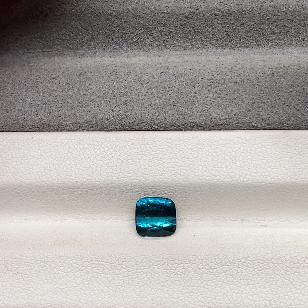 碧玺裸石未镶嵌1.58克拉天然拉贡碧玺