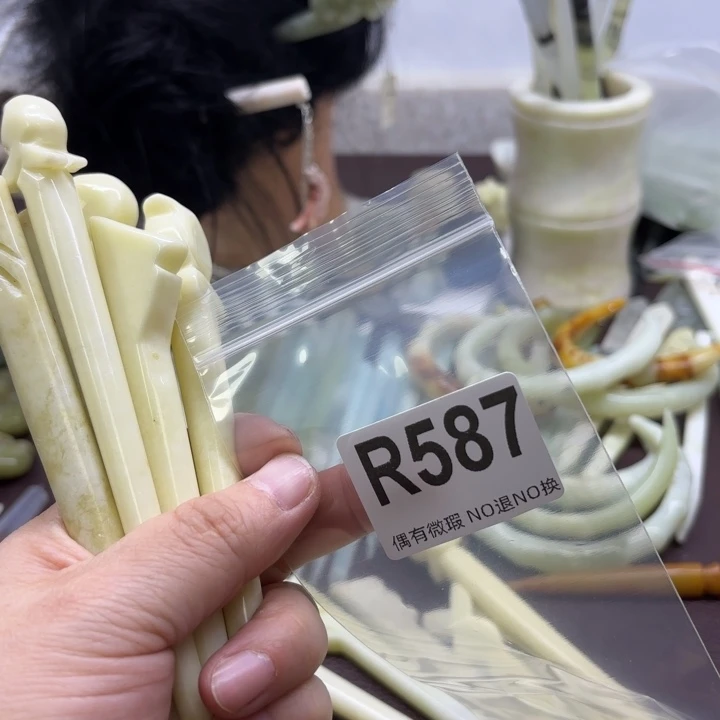 蛇纹石玉发饰合金大*潇