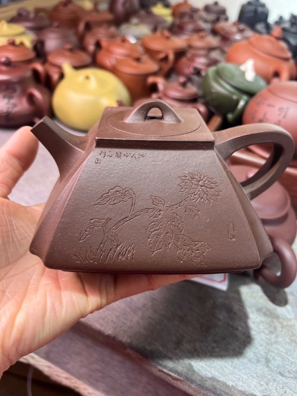 紫砂壶一把紫泥一把