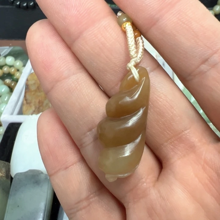 吊坠(不含链)未镶嵌和田玉（糖玉）