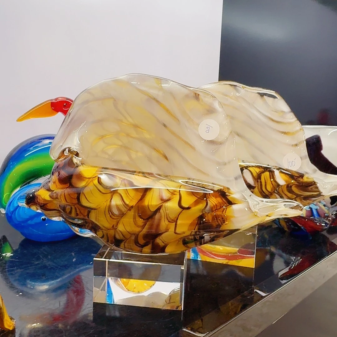 茶宠琉璃塔和塔顶建筑