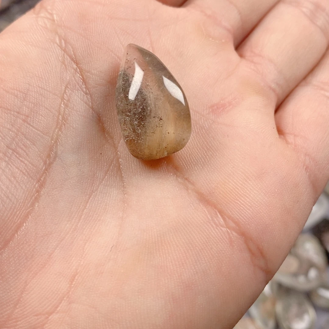 水晶未镶嵌颈饰102。