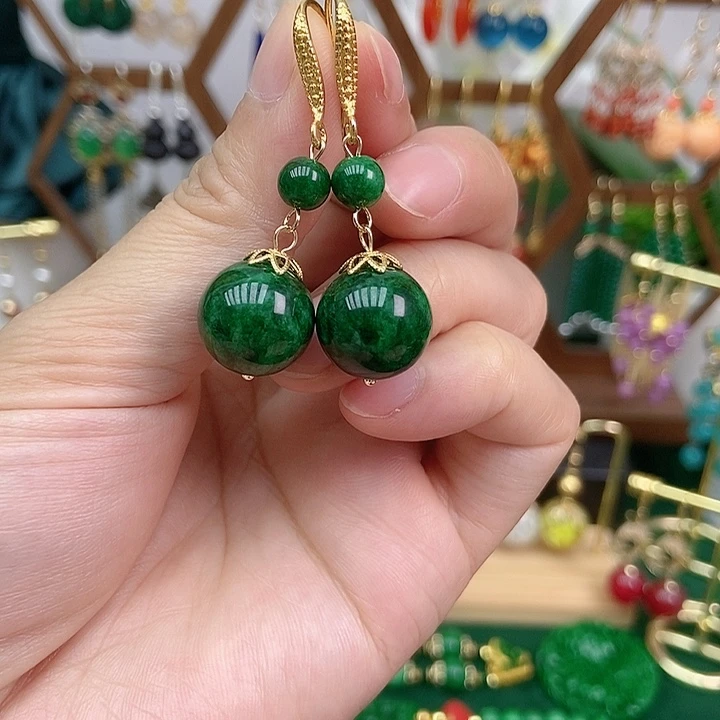 石英质玉合金耳饰