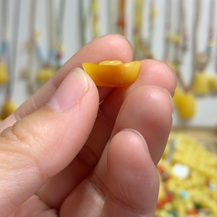 蜜蜡未镶嵌裸石配饰