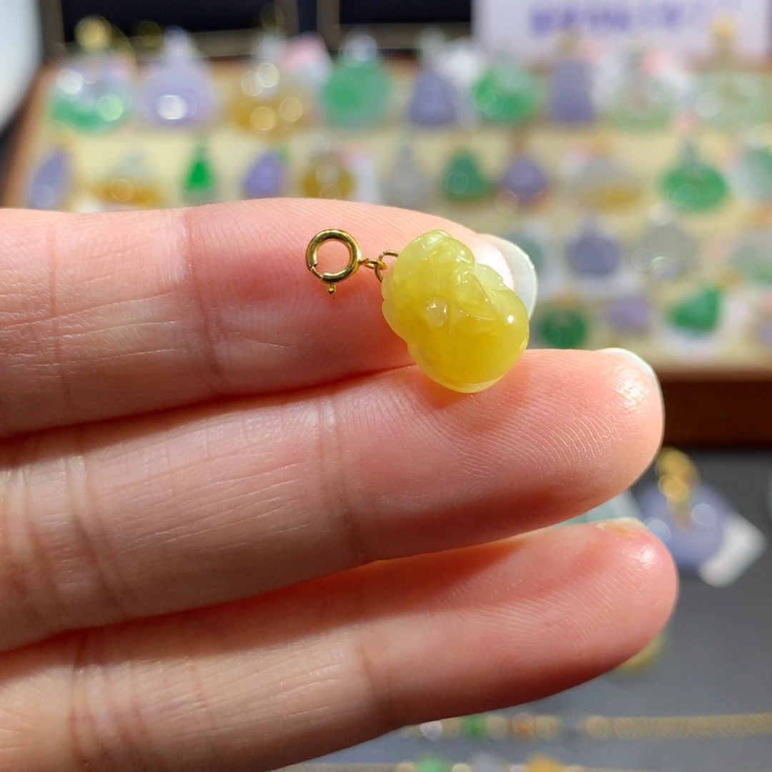 翡翠18K金镶嵌颈饰