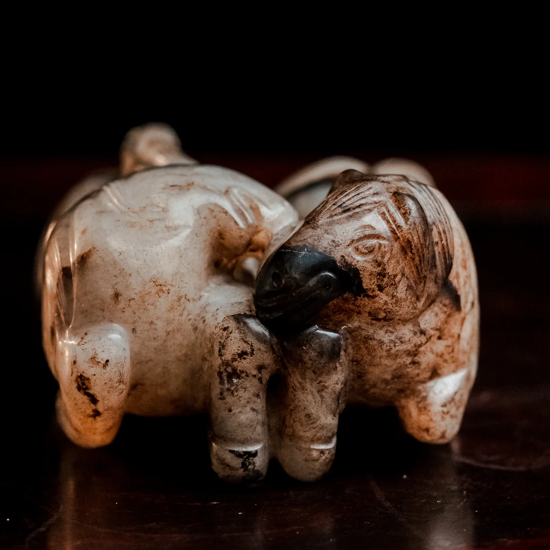 明代和田玉双马花件