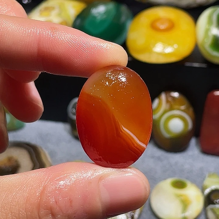 魅***华未镶嵌玛瑙/玉髓珠宝奇石