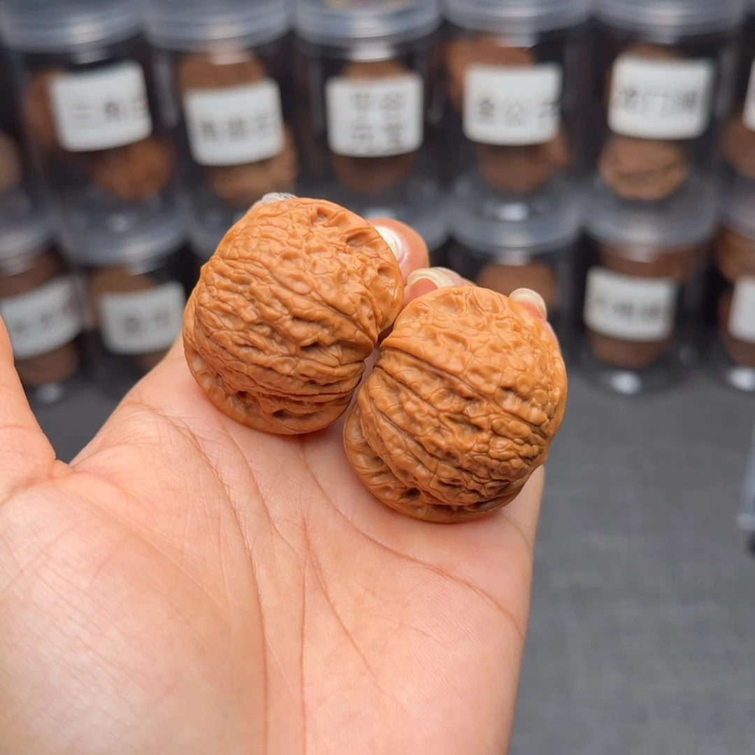 文玩核桃把件血麒麟