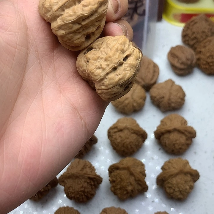 文玩核桃吊坠37蛤蟆头