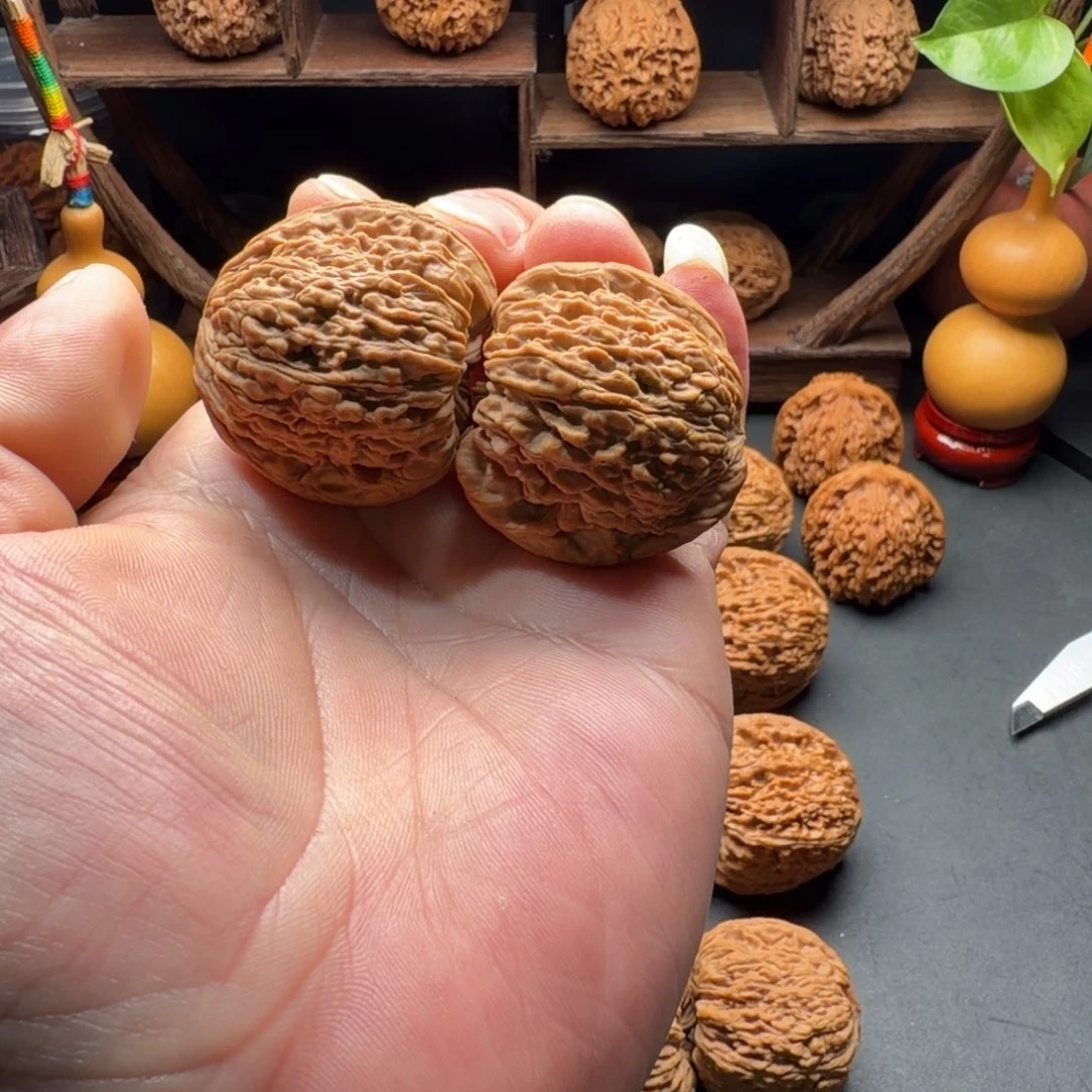 文玩核桃把件南疆石团子凹底蚂蚁拉丝尺寸39