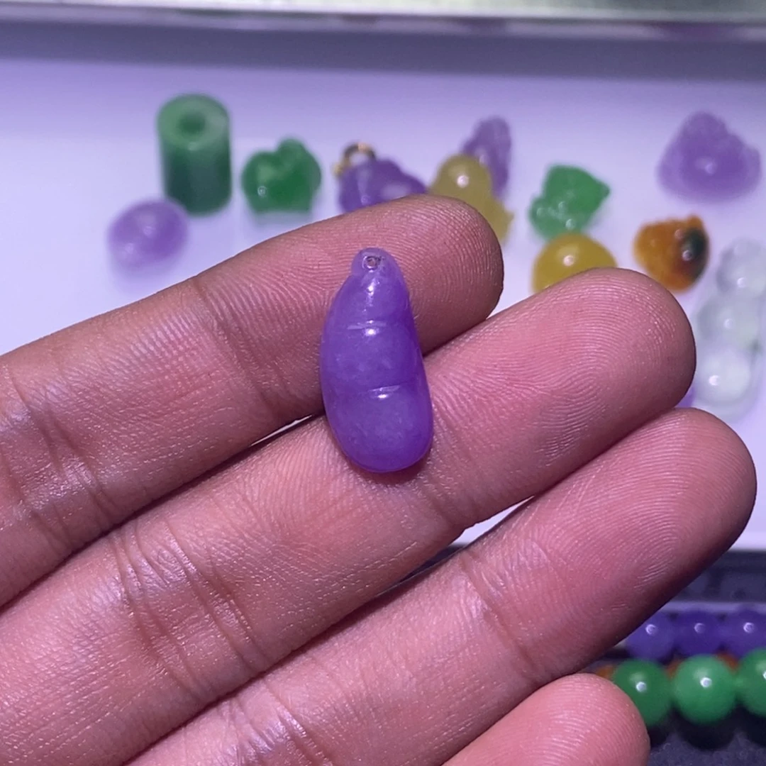 颈饰未镶嵌翡翠吊坠