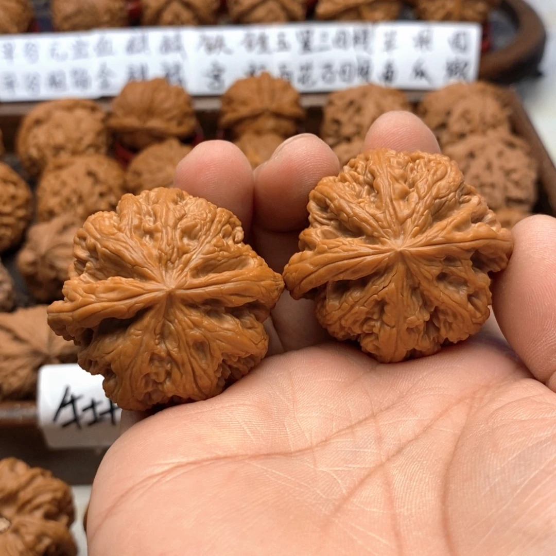 A***佛文玩核桃吊坠43尺 全品大粗筋 67