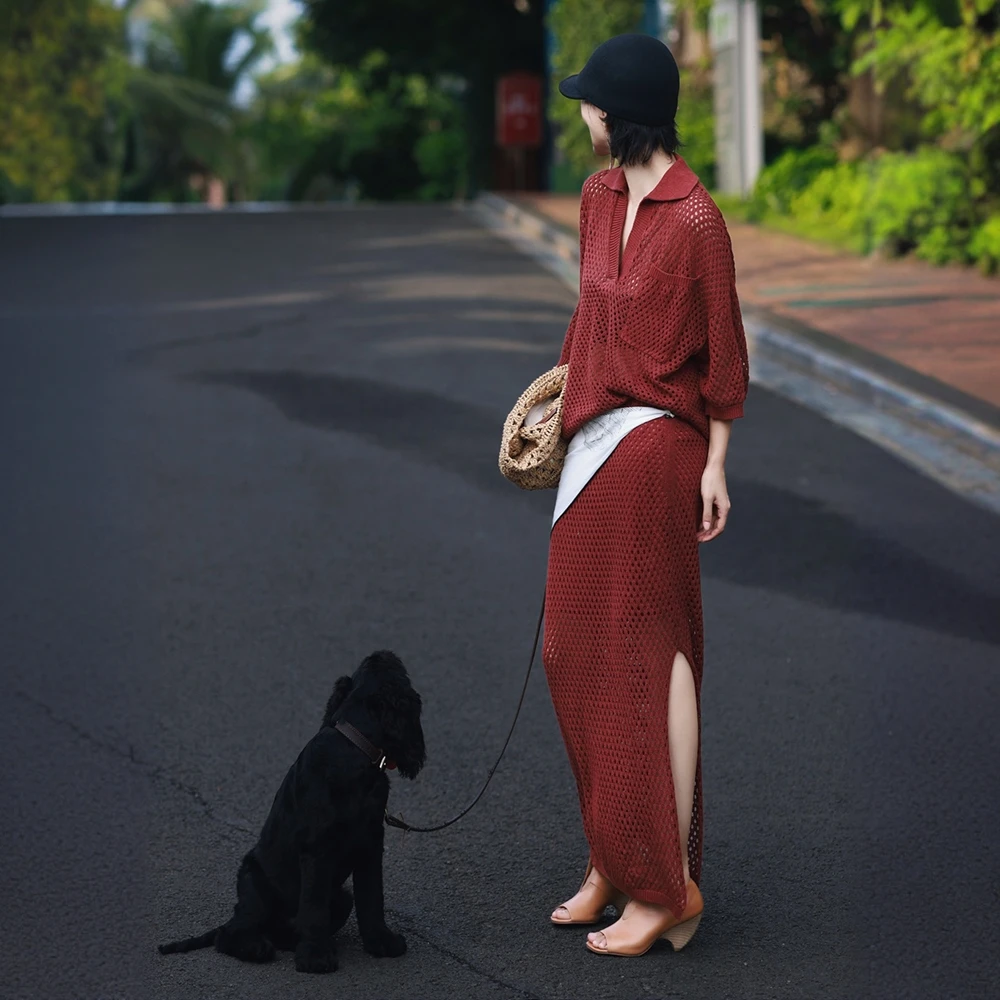 秋日绝美套装穿搭女2025新款时髦红色针织镂空衫开叉半身裙两件套