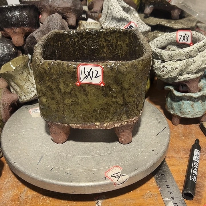 粗陶花盆，现在都不一样