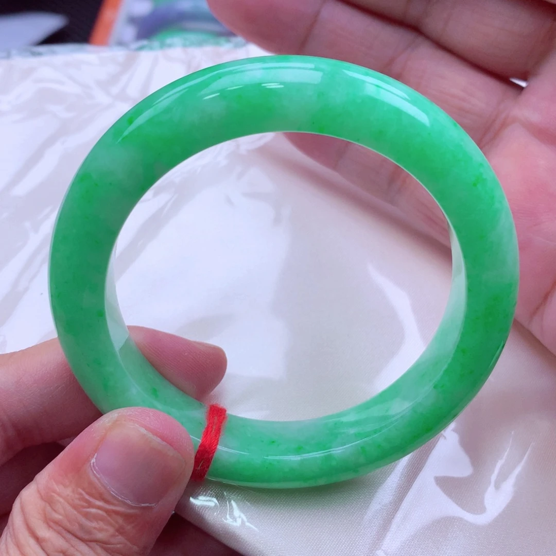 琴***猫翡翠未镶嵌手镯翡翠