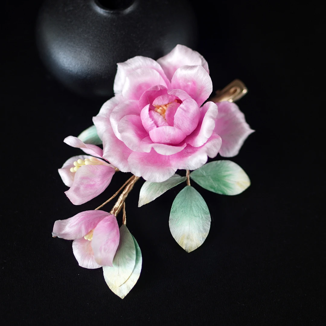 非遗绒花发夹| 粉韵天香 牡丹 纯手工蚕丝线绒花国风发边夹