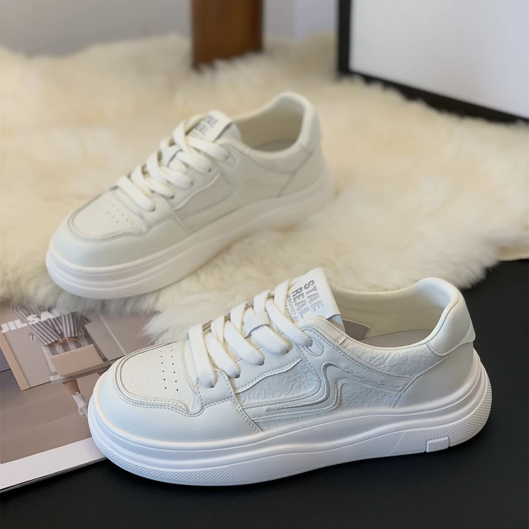拼色简约百搭休闲板鞋女2025年秋季新款小众设计感轻便时尚小白鞋