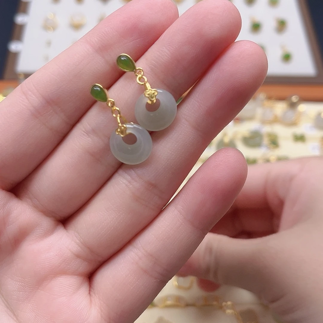 蒸***上和田玉银S925镶嵌耳饰