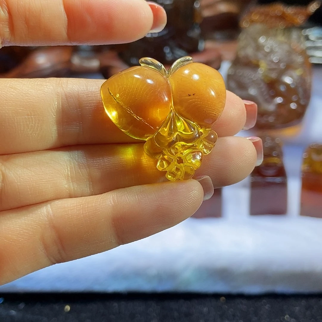 琥珀颈饰未镶嵌蝴蝶